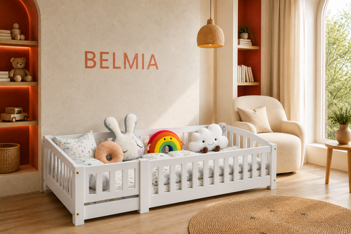Lit Montessori au sol Belmia modèle A2 avec barrière, mis en situation dans une chambre d'enfant